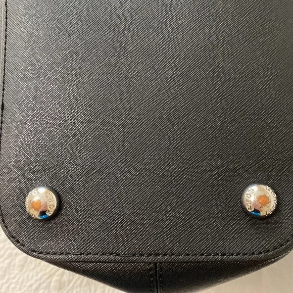 Michael Kors - Saffiano Leather Structured Tote - Picture 15 of 17